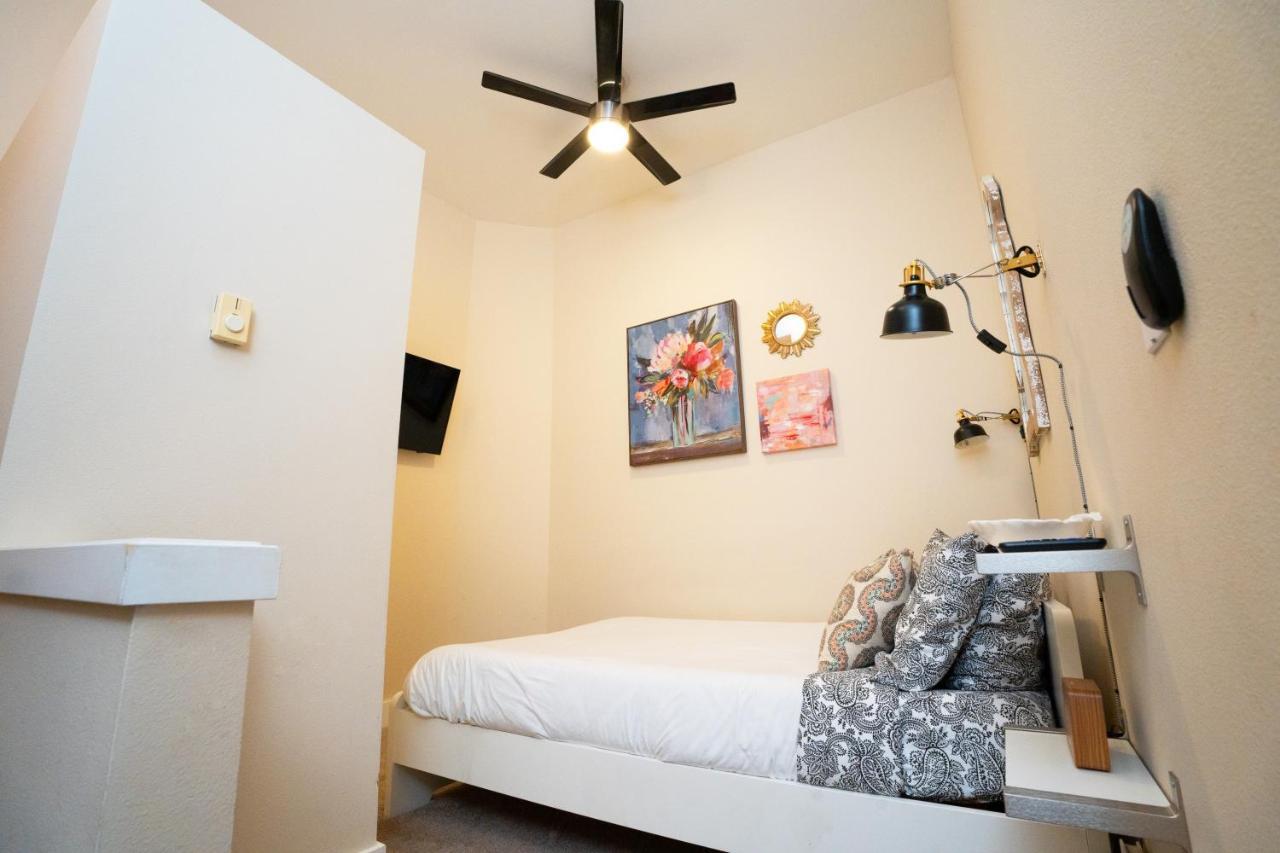 Top Floor Water View Oasis Near Space Needle & Cruise سياتل المظهر الخارجي الصورة